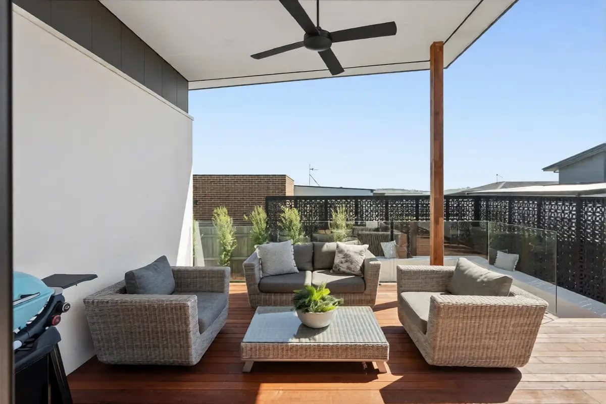 Covered alfresco entertaining area, Boyanton Street Canberra